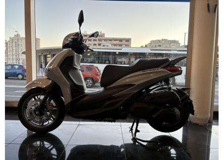 PIAGGIO Beverly S 400 HPE neuf 0 kms immat decembre 2025